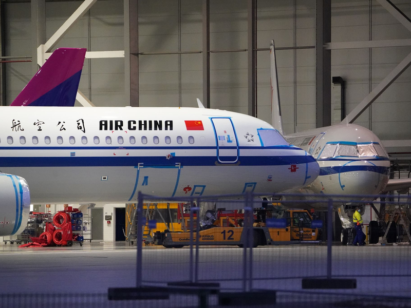 Ein Flugzeug von Air China. (Archivbild) - Foto: Marcus Brandt/dpa