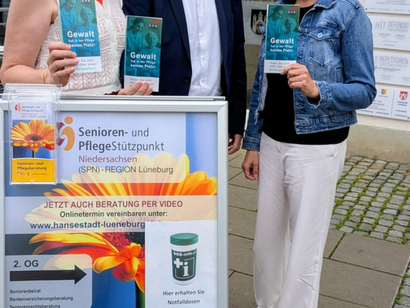 POL-LG: ++ Hilfetelefon & Infomaterial -> Gewalt in der Pflege - Hilfetelefon für niedrigschwellige und vertrauliche Beratungsmöglichkeiten für u.a. Betroffene, Angehörige, Pflegepersonal und Täter .. - Foto: presseportal.de