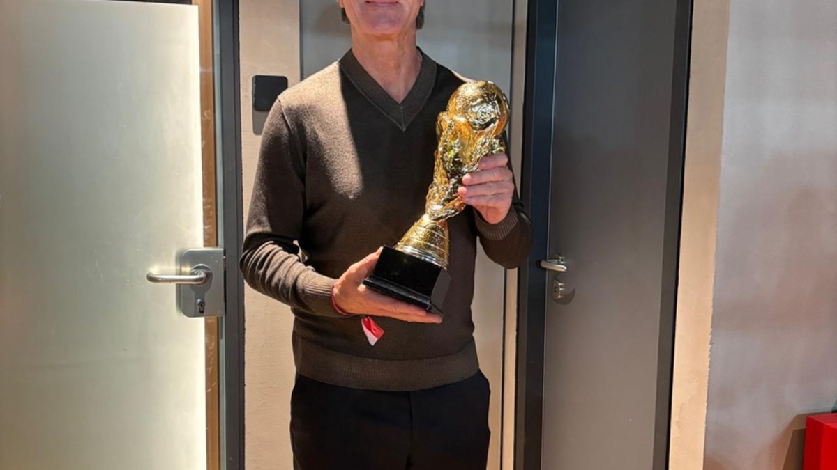 Jogi Löws Unterschrift ist 17.000EUR wert! / WM-Schatz von Jogi Löw sorgt für Auktions-Knaller bei United Charity - Foto: presseportal.de