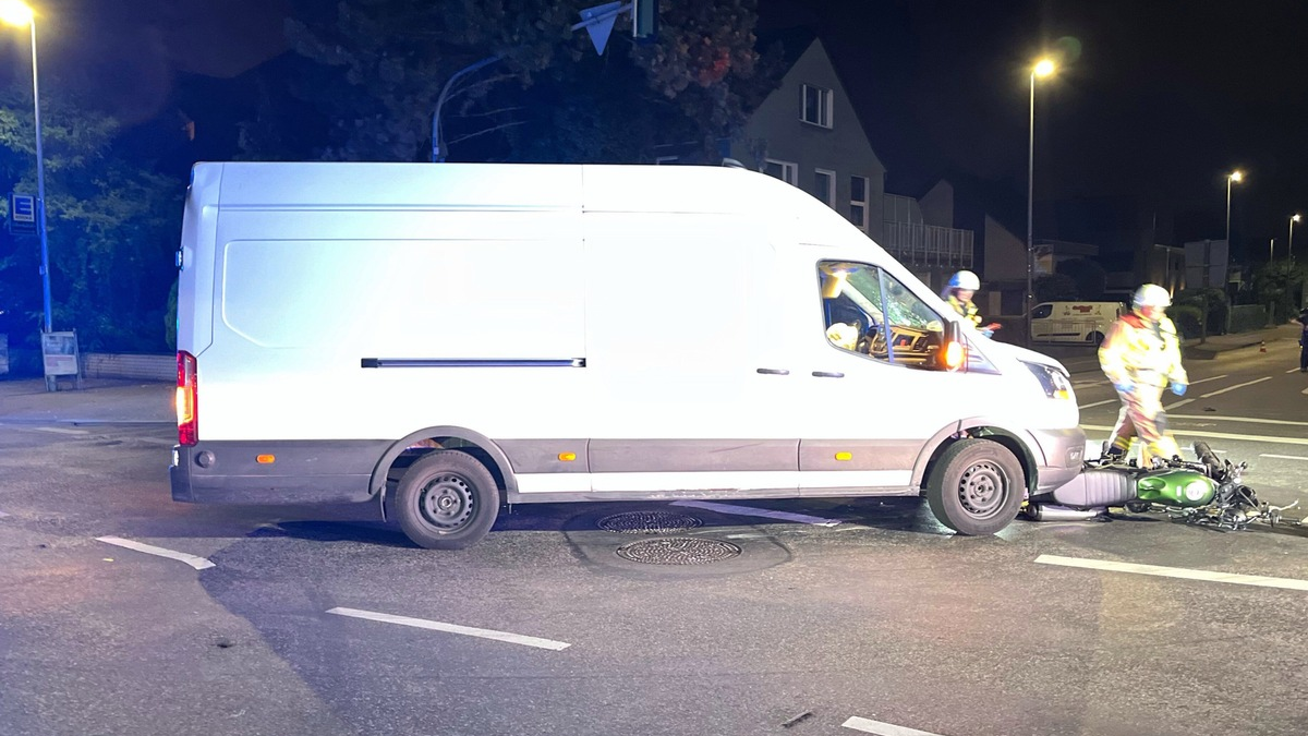 POL-RBK: Bergisch Gladbach - Motorradfahrer bei Zusammenstoß mit Kastenwagen lebensgefährlich verletzt - Foto: presseportal.de