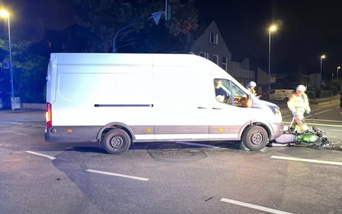 POL-RBK: Bergisch Gladbach - Motorradfahrer bei Zusammenstoß mit Kastenwagen lebensgefährlich verletzt - Foto: presseportal.de