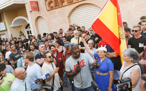 Es gab insgesamt 13 Festnahmen. - Foto: Edu Botella/EUROPA PRESS/dpa