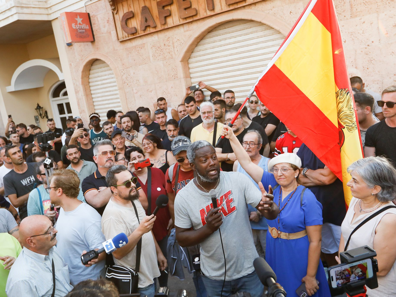 Es gab insgesamt 13 Festnahmen. - Foto: Edu Botella/EUROPA PRESS/dpa