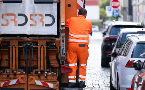 Der verunglückte 23-Jährige wurde per Rettungshubschrauber in eine Klinik gebracht (Symbolbild). - Foto: Sebastian Kahnert/dpa