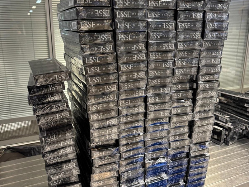 HZA-F: Zoll verhindert Schmuggel von 87.500 Zigaretten am Frankfurter Flughafen - Foto: presseportal.de