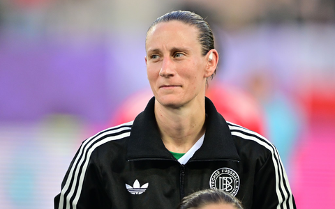 Die Entscheidung naht, ob es in der Nationalelf mit Torhüterin Berger weitergeht. - Foto: Sebastian Christoph Gollnow/dpa