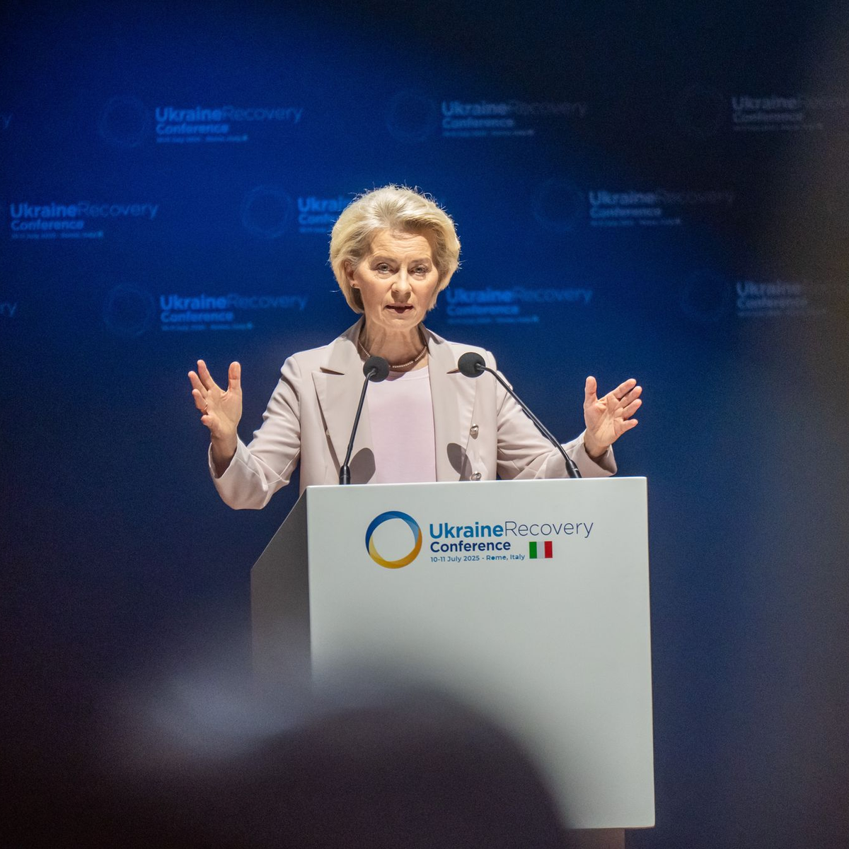 Mit dem Haushaltsplan legt die Behörde von Ursula von der Leyen grob fest, wofür die EU Geld ausgeben will - und wie viel. - Foto: Michael Kappeler/dpa