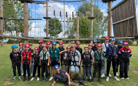 FW Xanten: Teambuilding für die Jugendfeuerwehr im Kletterpark - Foto: presseportal.de