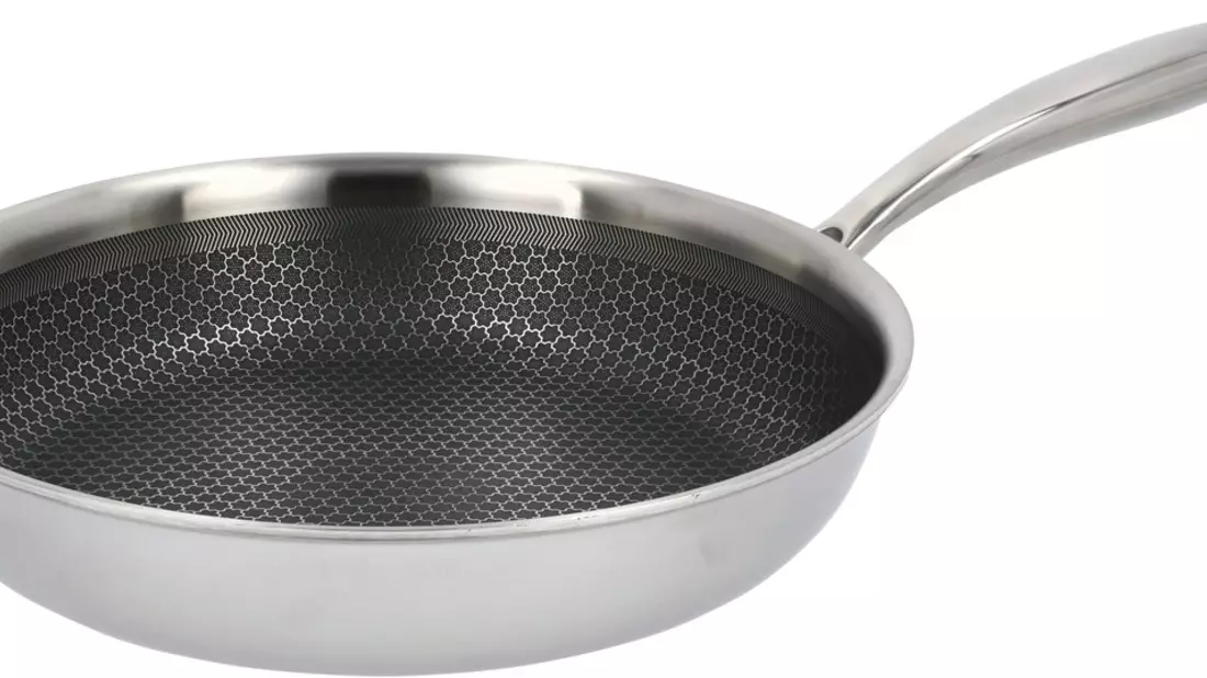 Trendprodukt bei Lidl: Premium-Edelstahlpfanne mit innovativer Wabenstruktur / Hochwertige, schadstofffreie Qualität zum gewohnt günstigen Lidl-Preis - Bild: presseportal.de