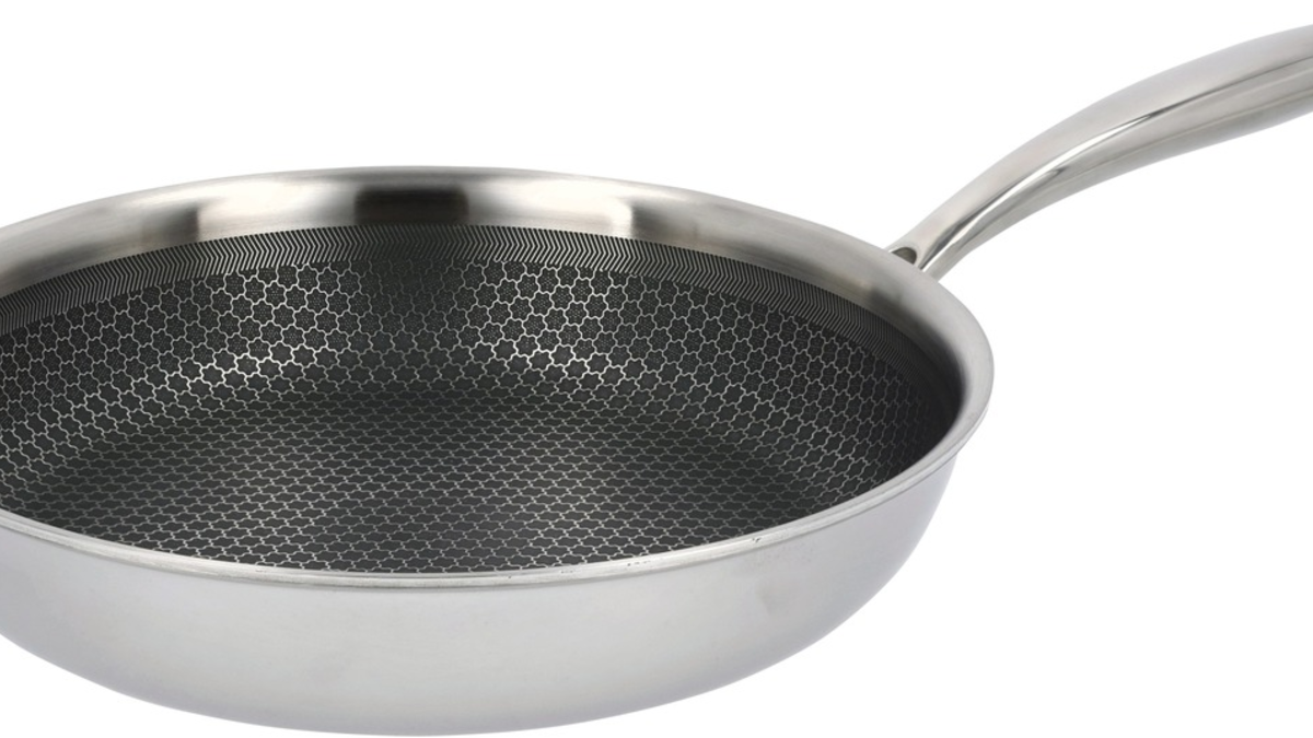 Trendprodukt bei Lidl: Premium-Edelstahlpfanne mit innovativer Wabenstruktur / Hochwertige, schadstofffreie Qualität zum gewohnt günstigen Lidl-Preis - Foto: presseportal.de