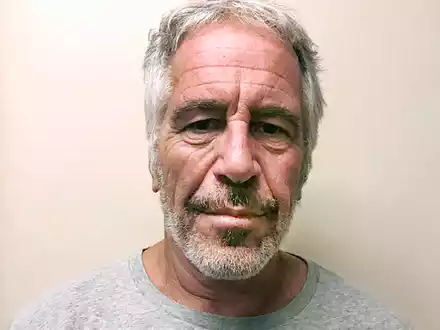 Epstein beging 2019 mit 66 Jahren in seiner Gefängniszelle offiziellen Angaben zufolge Suizid. (Archivbild) - Foto: ---/AP/dpa