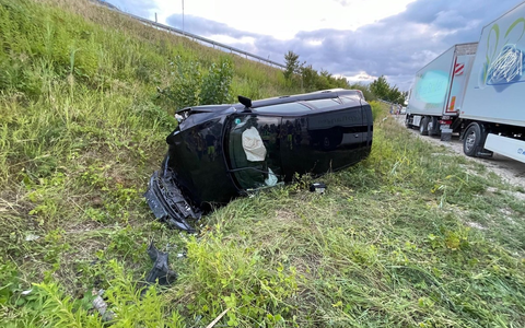 FW Reichenau: PKW durchbricht Leitplanke und fährt Hang hinunter, 16.07.2025, Reichenau-Lindenbühl - Foto: presseportal.de