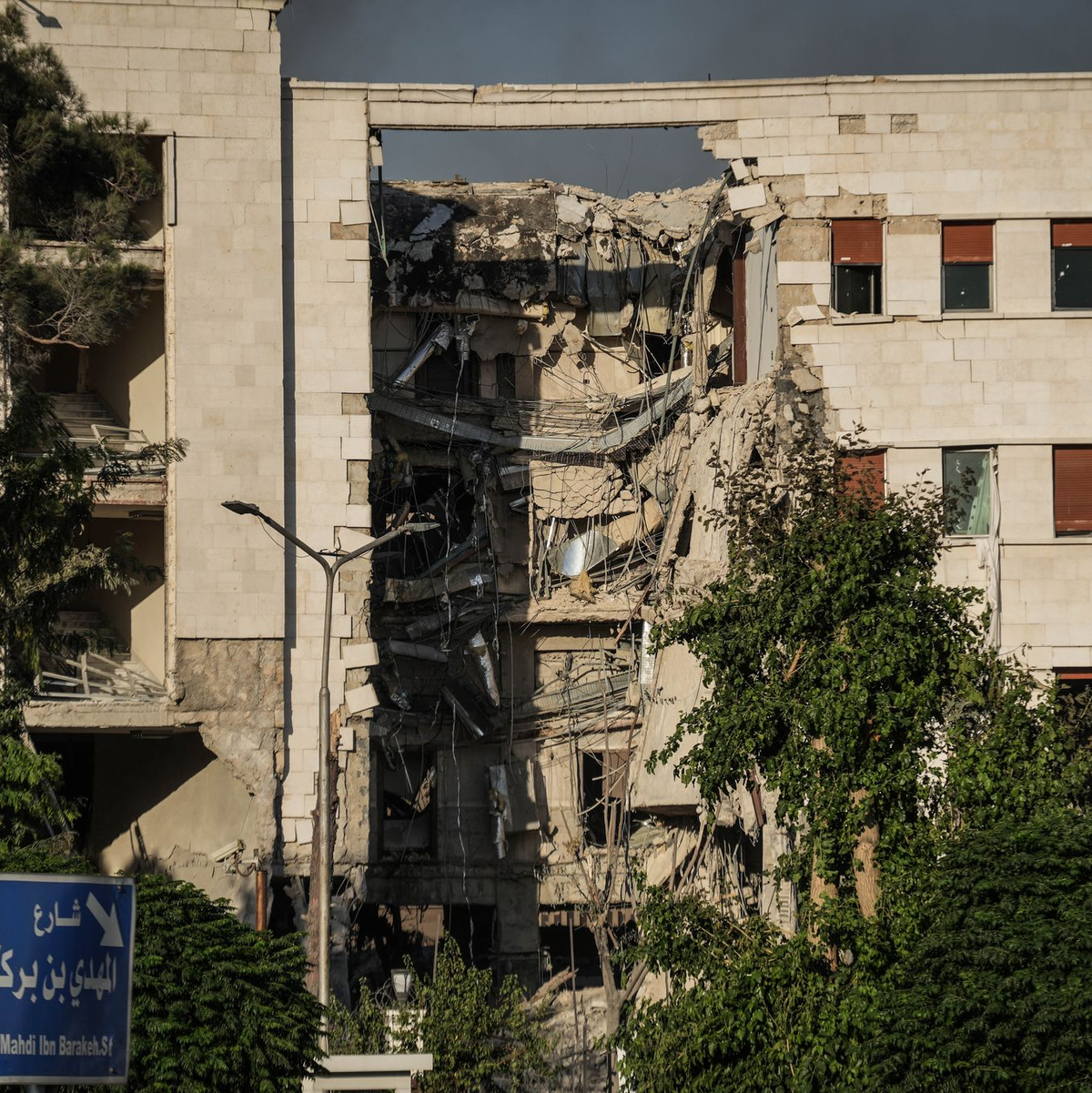 Laut Aktivisten ziehen syrische Regierungstruppen im Süden ab.   - Foto: Moawia Atrash/dpa