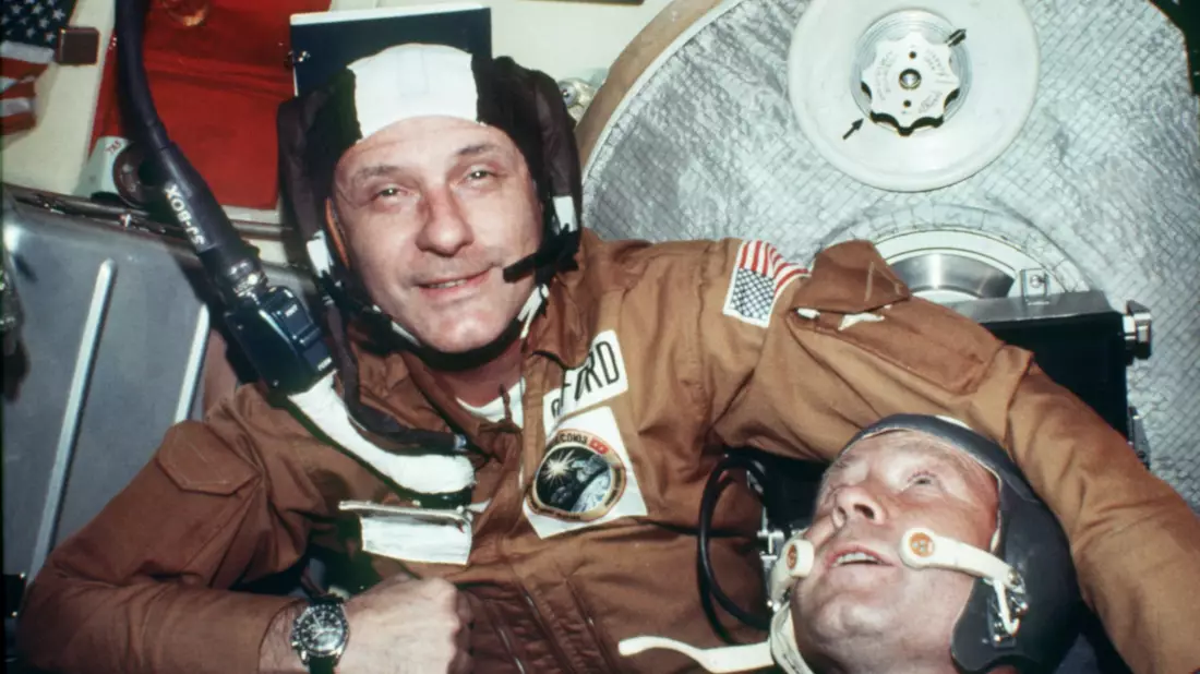 Vor 50 Jahren begann mit dem historischen Händedruck der Russen und Amerikaner im All auch die Zusammenarbeit der Großmächte im Weltraum. (Handout) - Bild: picture alliance / dpa