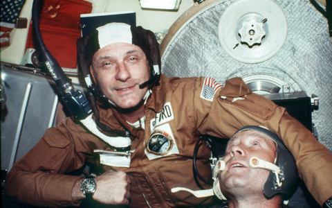 Vor 50 Jahren begann mit dem historischen Händedruck der Russen und Amerikaner im All auch die Zusammenarbeit der Großmächte im Weltraum. (Handout) - Foto: picture alliance / dpa