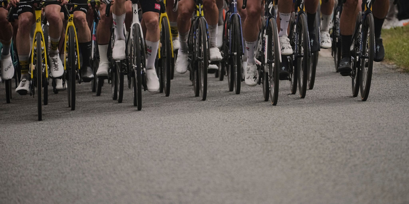 Radsport war seine Passion: Der erst 19-jährige Samuele Privitera stirbt nach einem Sturz. - Foto: Thibault Camus/AP/dpa