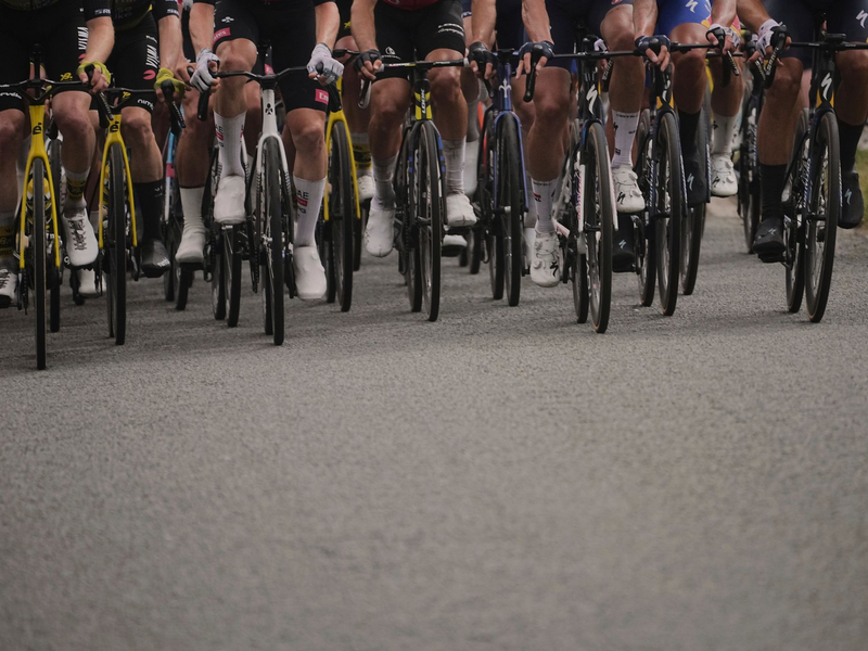 Radsport war seine Passion: Der erst 19-jährige Samuele Privitera stirbt nach einem Sturz. - Foto: Thibault Camus/AP/dpa