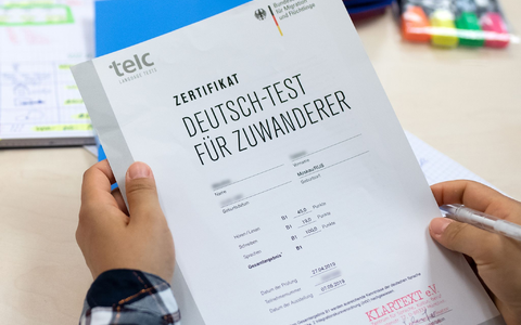 Zuwanderer haben in Deutschland und anderen Ländern weniger Chancen auf Gutverdiener-Jobs. (Archivbild) - Foto: Sven Hoppe/dpa