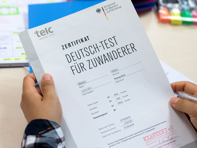 Zuwanderer haben in Deutschland und anderen Ländern weniger Chancen auf Gutverdiener-Jobs. (Archivbild) - Foto: Sven Hoppe/dpa