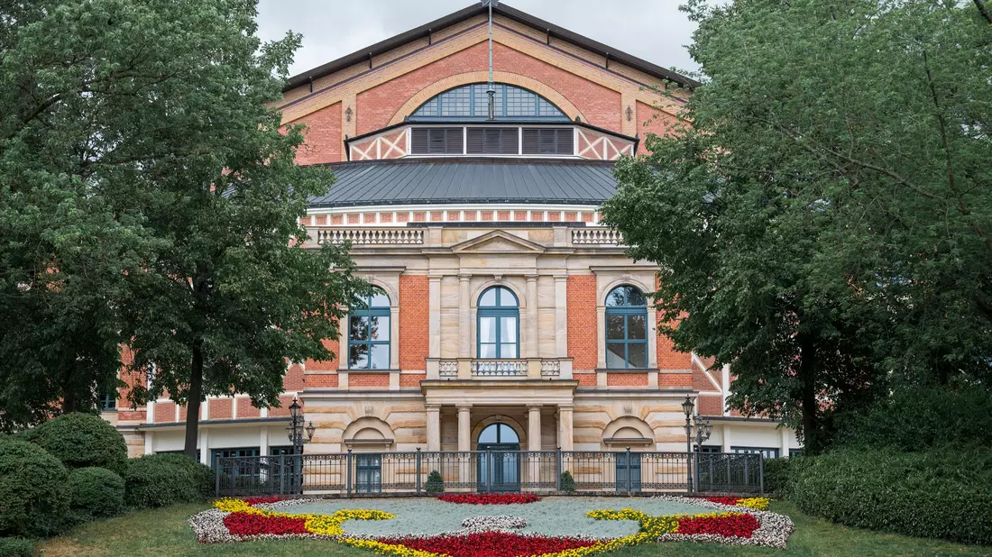 Bayreuth rüstet sich für 150 Jahre Festspiele. (Archivbild) - Bild: Daniel Vogl/dpa