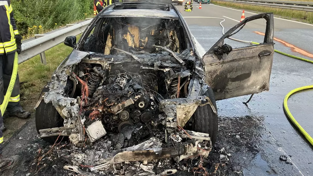 POL-STD: BMW auf A 26 ausgebrannt - keine Personen verletzt, Einbrecher in Ritschermoor - Bild: presseportal.de
