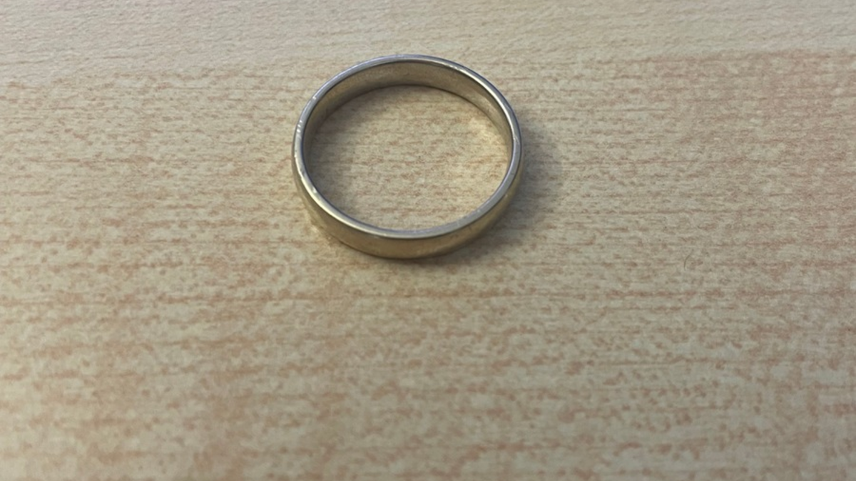 POL Schwaben Nord: Ehering gefunden - Polizei sucht (aktuell un)glücklichen Ehemann - Foto: presseportal.de