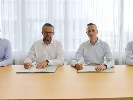 Startschuss für ersten netzdienlichen Speicher: Bayernwerk Netz schließt Vertrag mit MaxSolar GmbH - Foto: presseportal.de