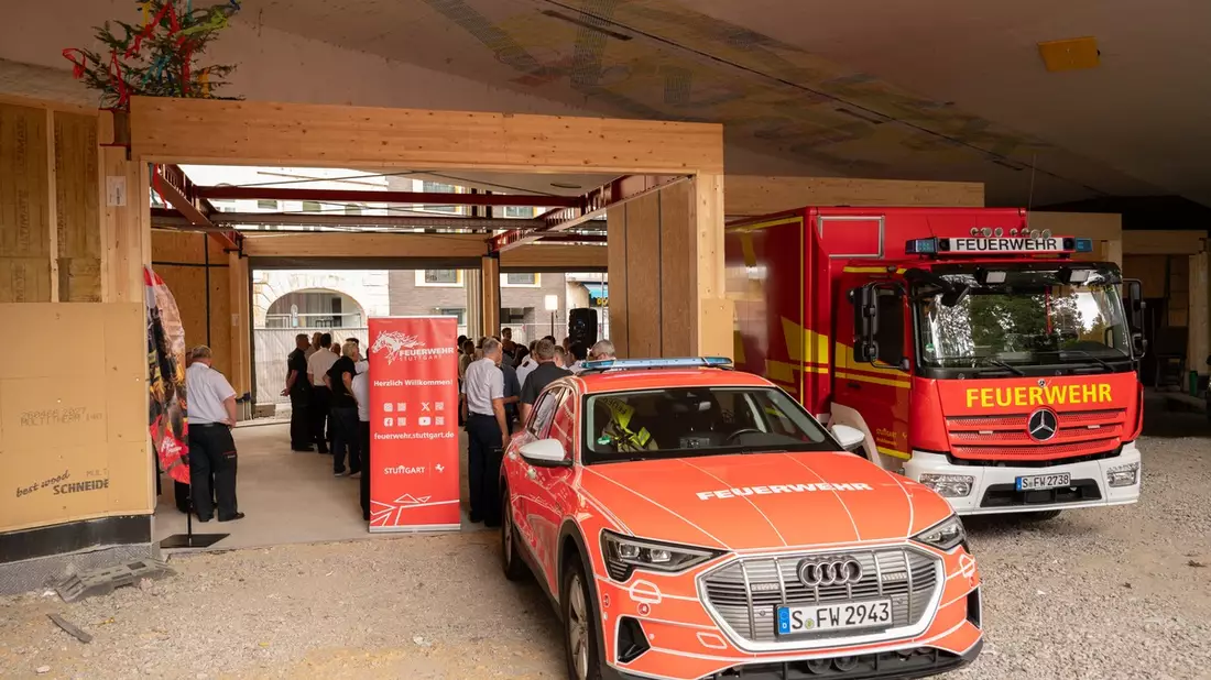 FW Stuttgart: Richtfest an der Interims-Feuerwache 1 - Bild: presseportal.de