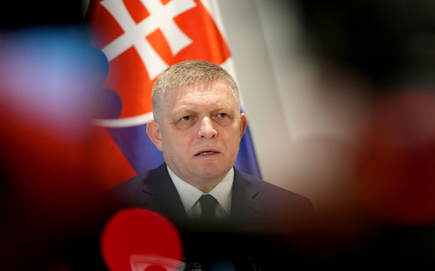 Der slowakische Ministerpräsident Robert Fico droht mit einem Veto gegen das geplante 18. EU-Sanktionspaket gegen Russland. (Archivbild) - Foto: Virginia Mayo/AP/dpa