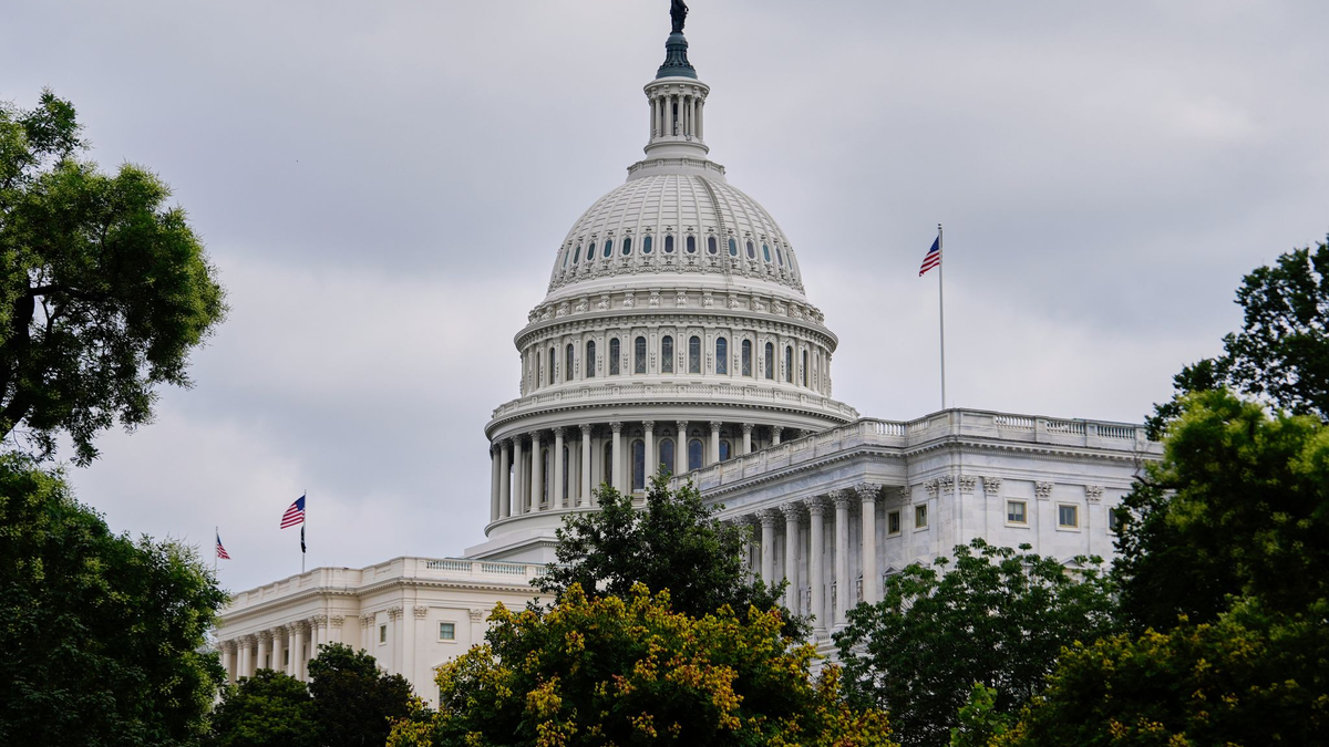 US-Präsident Trump hatte Druck auf seine republikanischen Parteikollegen im Kongress gemacht, das Gesetz zu verabschieden.  - Foto: Julia Demaree Nikhinson/AP/dpa