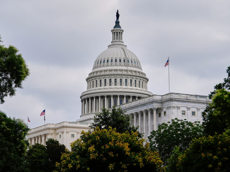 US-Präsident Trump hatte Druck auf seine republikanischen Parteikollegen im Kongress gemacht, das Gesetz zu verabschieden.  - Foto: Julia Demaree Nikhinson/AP/dpa