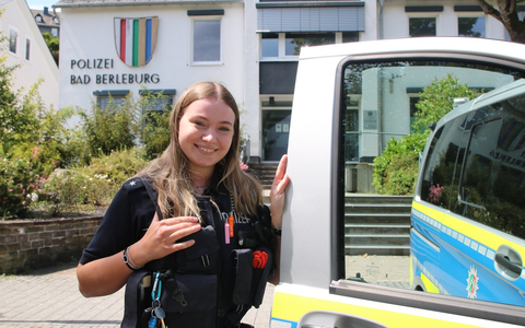 POL-SI: Von Wittgenstein an die Côte d'Azur: Polizeibeamtin aus Siegen-Wittgenstein unterstützt die Polizei in Südfrankreich - #polsiwi - Foto: presseportal.de POL-SI: Von Wittgenstein an die Côte d'Azur: Polizeibeamtin aus Siegen-Wittgenstein unterstützt die Polizei in Südfrankreich - #polsiwi - Foto: presseportal.de