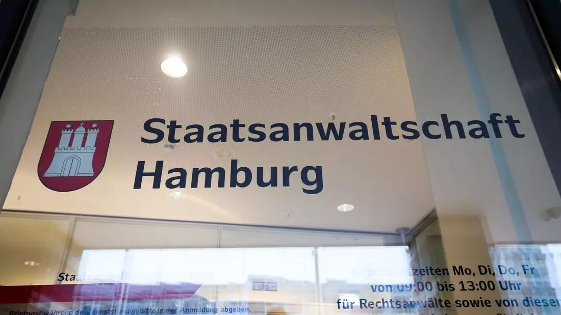 Die Staatsanwaltschaft Hamburg ermittelt gegen einen weiteren Mann, der einem Netzwerk Pädokrimineller angehören soll. (Archivbild)  - Bild: Christian Charisius/dpa