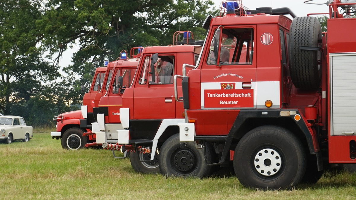 „Hol dir deine Show!“ bringt großes Fernsehen ins kleine Beuster / MDR-Show feiert Blaulichttage und Regionalhelden - Foto: presseportal.de