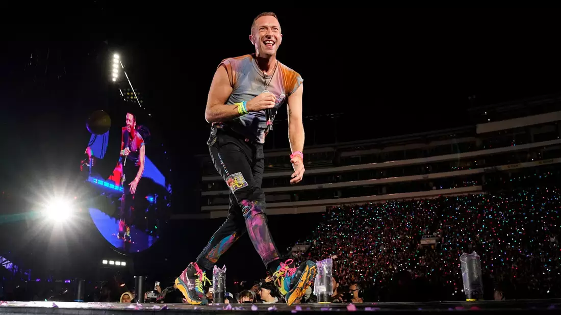 «Entweder haben sie eine Affäre, oder sie sind einfach sehr schüchtern», kommentierte Frontmann Chris Martin. (Archivbild) - Bild: Chris Pizzello/Invision/AP