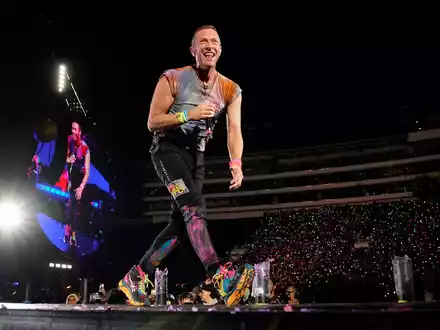 «Entweder haben sie eine Affäre, oder sie sind einfach sehr schüchtern», kommentierte Frontmann Chris Martin. (Archivbild) - Foto: Chris Pizzello/Invision/AP