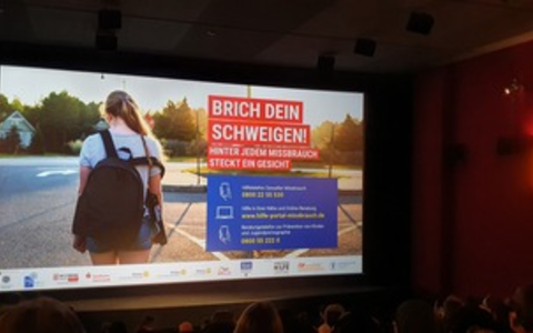 POL-DA: Kreis Groß-Gerau: Kinowoche Gefangen im Netz/266 Schülerinnen und Schüler sensibilisiert - Foto: presseportal.de POL-DA: Kreis Groß-Gerau: Kinowoche Gefangen im Netz/266 Schülerinnen und Schüler sensibilisiert - Foto: presseportal.de