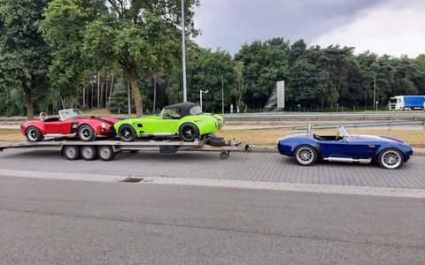 BPOL-BadBentheim: Transporter gerät in Brand - Hochwertige Fracht gerettet - Foto: presseportal.de