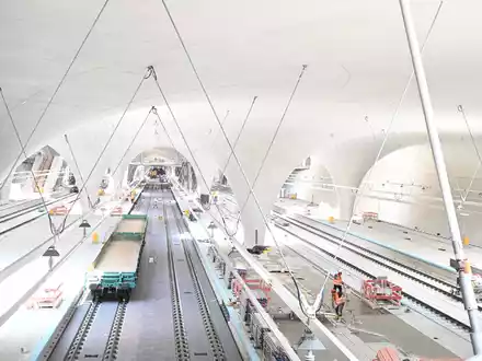 Ab Dezember 2026 sollen Züge des Fernverkehrs zum größten Teil im neuen Stuttgarter Tiefbahnhof enden. Der Regionalverkehr muss laut Bahn aber noch zum Teil bis Juli 2027 in den alten Kopfbahnhof fahren. (Archivbild) - Foto: Bernd Weißbrod/dpa