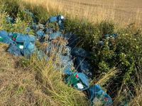 POL-HI: Unerlaubte Beseitigung teils giftigen Abfalls in der Natur - Foto: presseportal.de