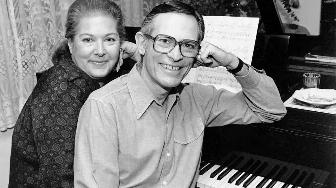 Das Liedtexter-Duo gewann drei Oscar-Trophäen. (Archivbild) - Bild: Lennox McLendon/AP/dpa