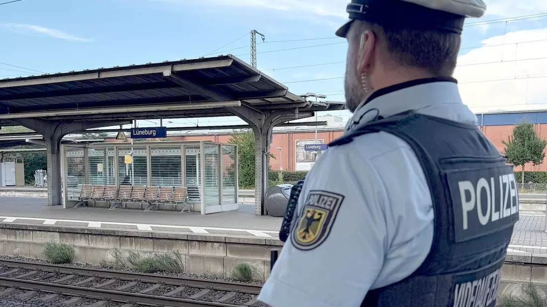 BPOL-HB: Gesuchter algerischer Räuber geht Bundespolizisten in Lüneburg ins Netz - Bild: presseportal.de
