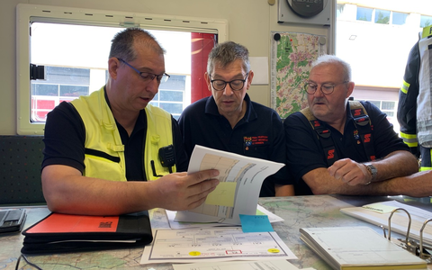 FW Mechernich: GroĂe Ăbung der IuK-Kreiseinheit mit Beteiligung des ELW Kommern - Foto: presseportal.de FW Mechernich: GroĂe Ăbung der IuK-Kreiseinheit mit Beteiligung des ELW Kommern - Foto: presseportal.de