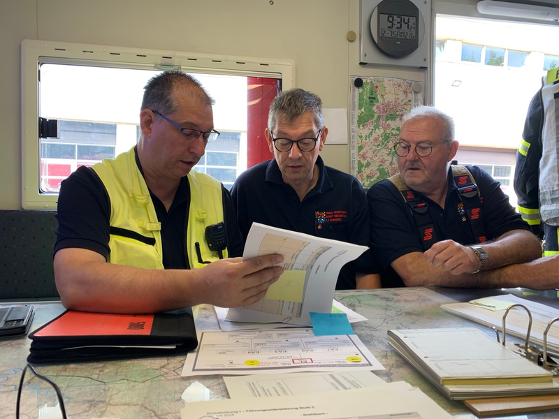 FW Mechernich: GroĂe Ăbung der IuK-Kreiseinheit mit Beteiligung des ELW Kommern - Foto: presseportal.de