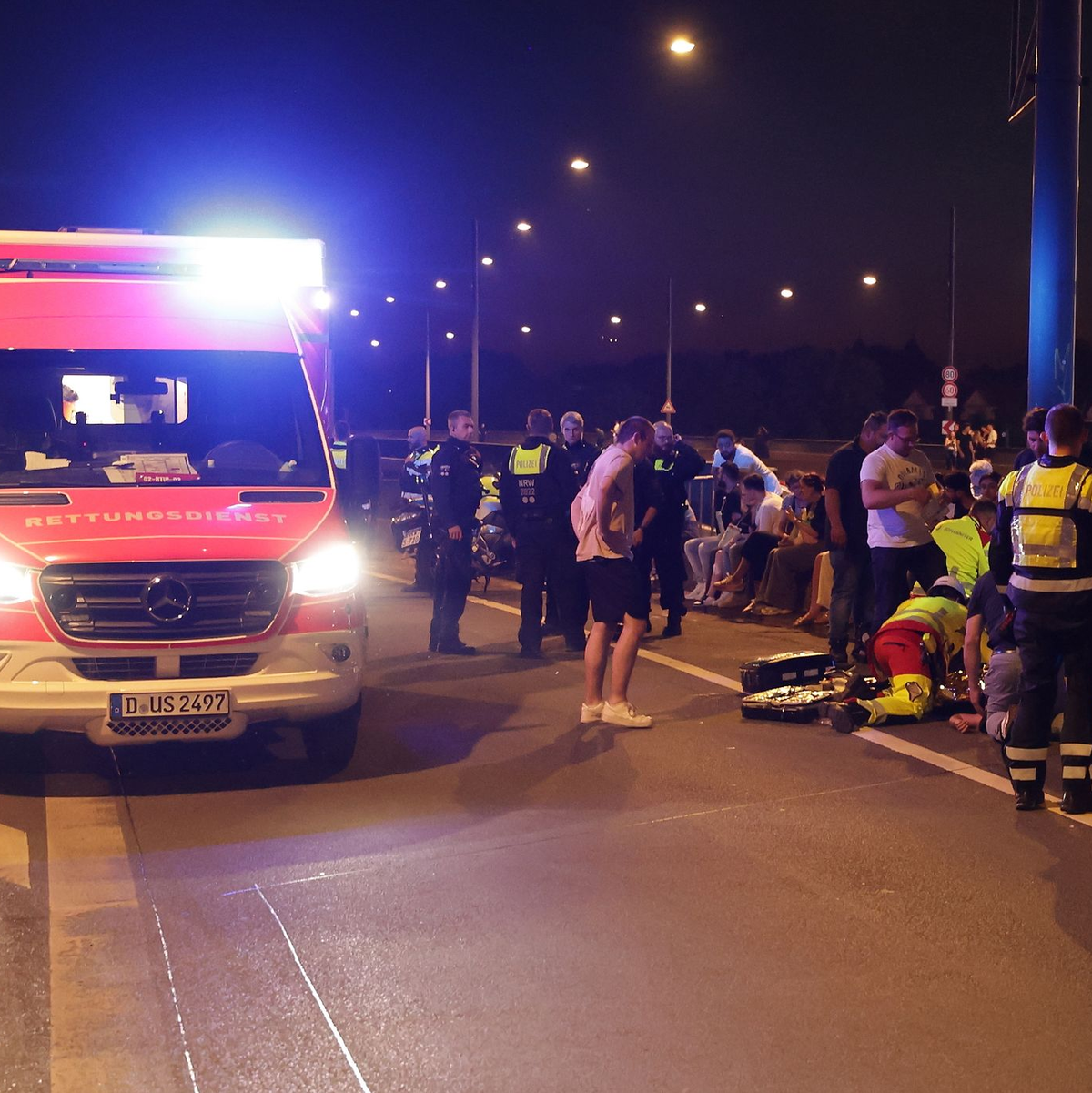 Rettungskräfte waren im Einsatz. - Foto: David Young/dpa