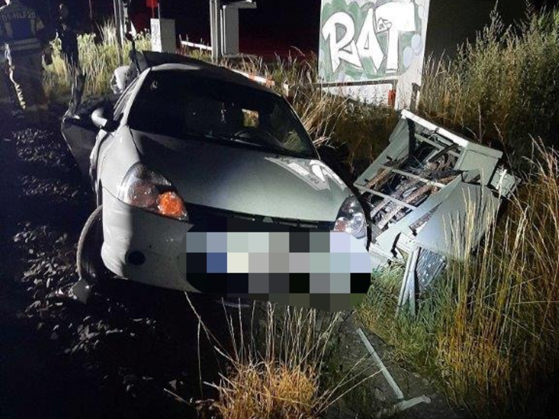 BPOL NRW: Bahnübergang Adtruper Brink - Güterzug kollidiert mit PKW - Foto: presseportal.de