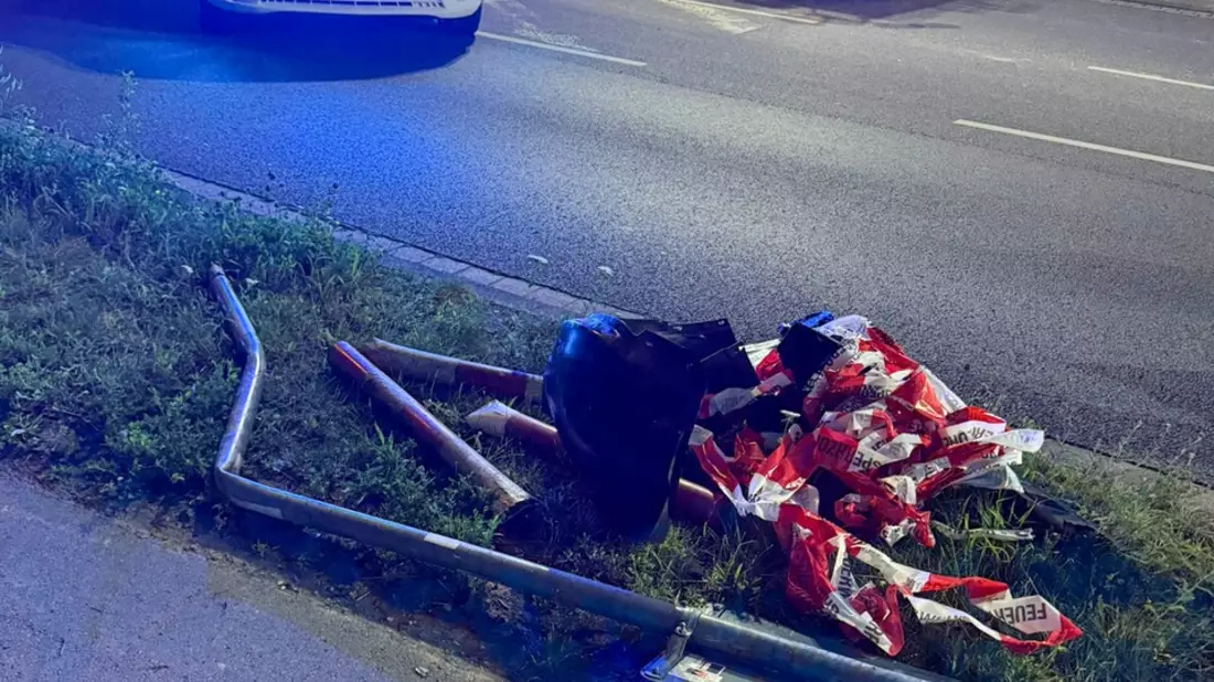 FW-DT: Alleinunfall - Eine Person verstorben - Bild: presseportal.de