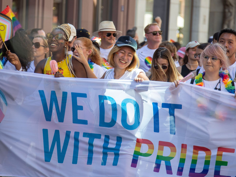 Frankfurt steht in diesen Tagen im Zeichen des Regenbogens. (Archivfoto) - Foto: Helmut Fricke/dpa