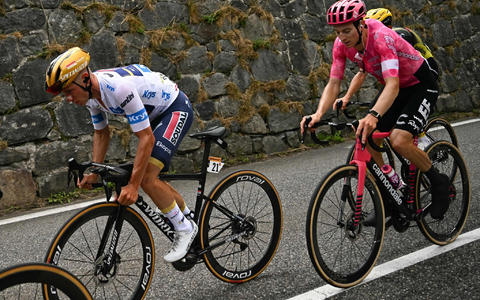 Bei Tour ausgestiegen: Doppel-Olympiasieger Remco Evenepoel - Foto: Loic Venance/AFP/dpa