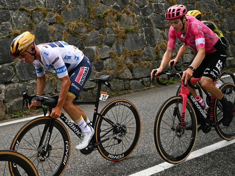 Bei Tour ausgestiegen: Doppel-Olympiasieger Remco Evenepoel - Foto: Loic Venance/AFP/dpa